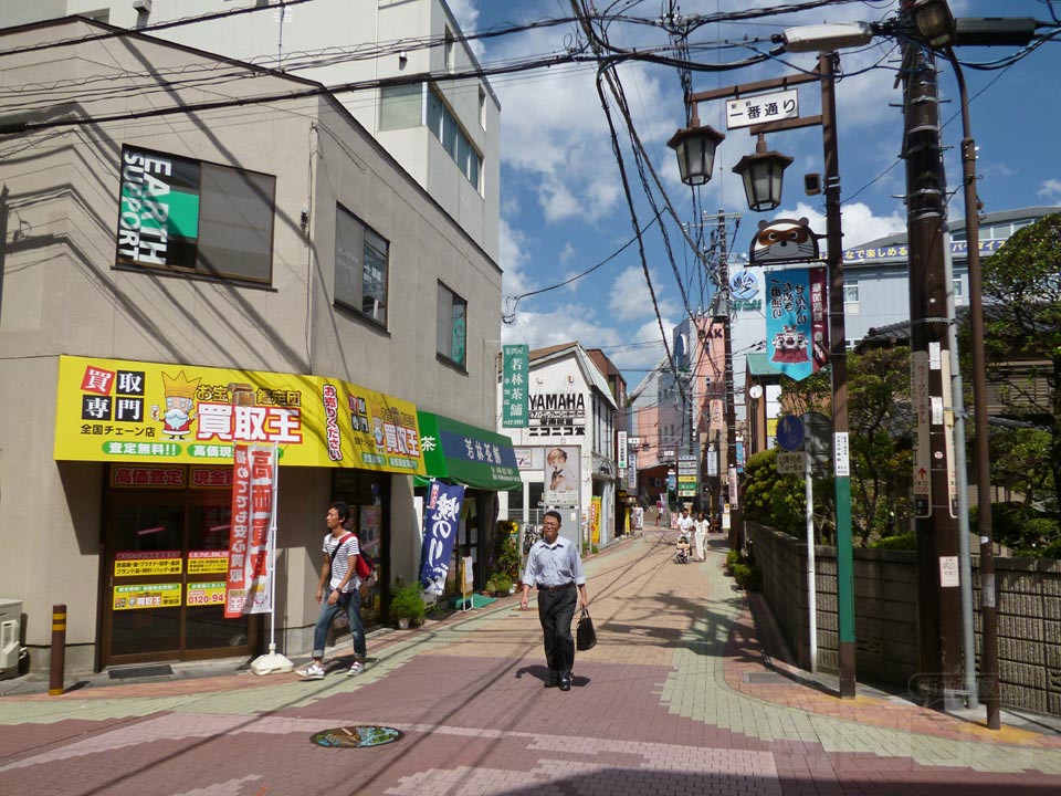 草加駅前一番通り商店街