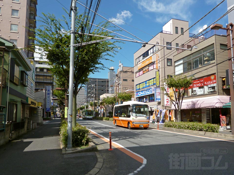草加駅西口駅前通り