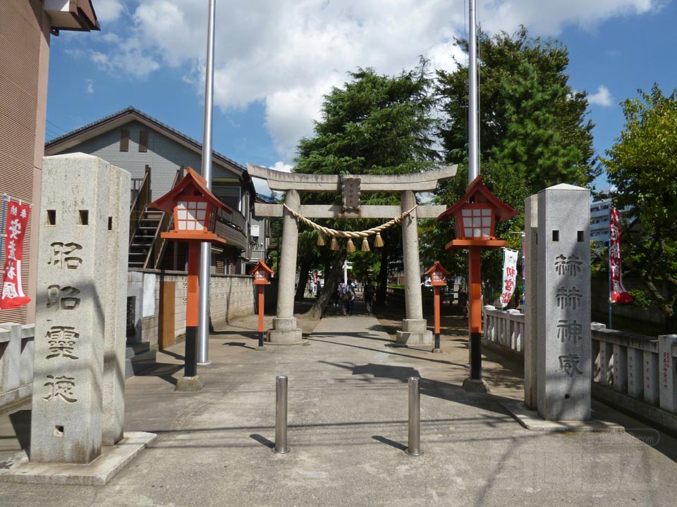 草加神社