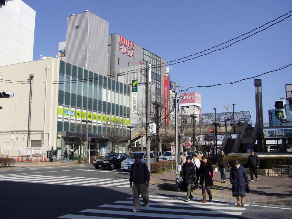 所沢駅西口入口交差点