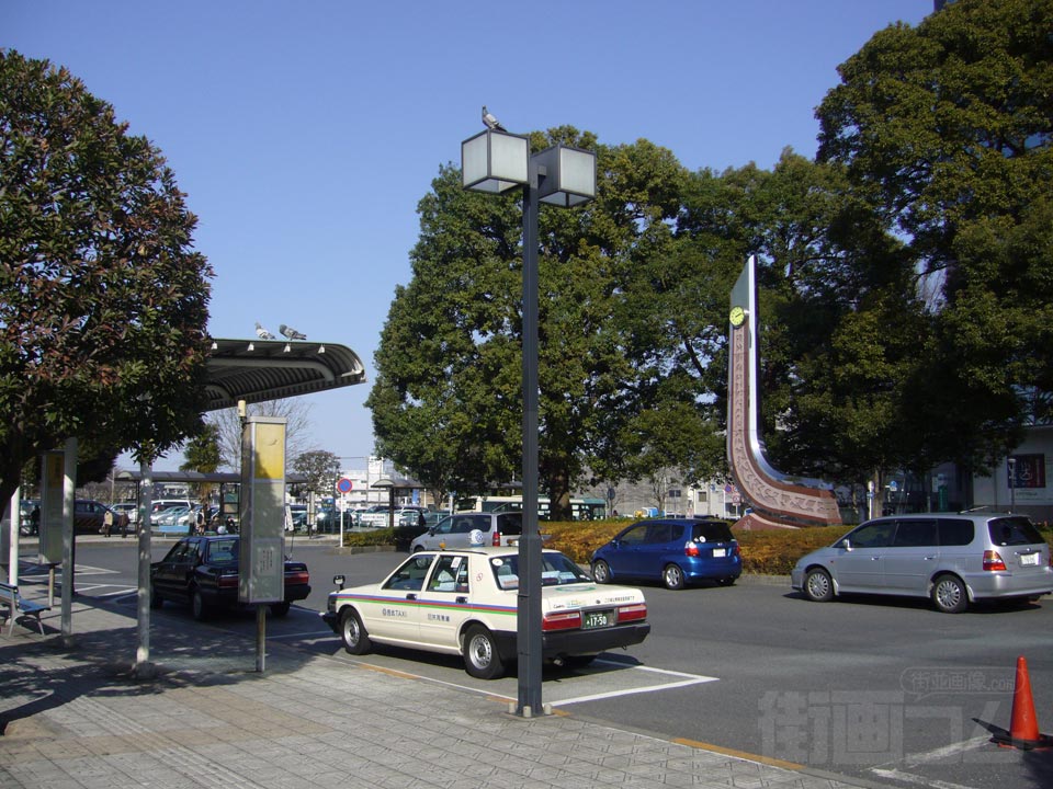 西武所沢駅東口前