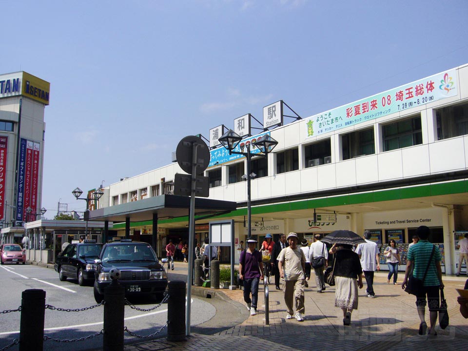 JR浦和駅西口写真画像