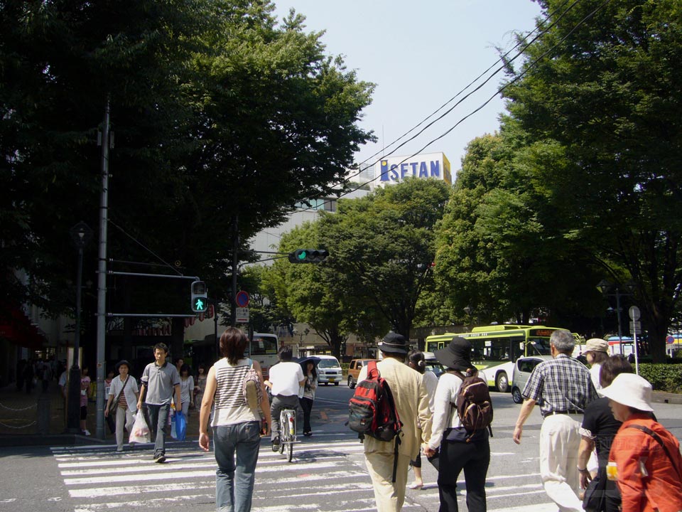 JR浦和駅西口写真画像