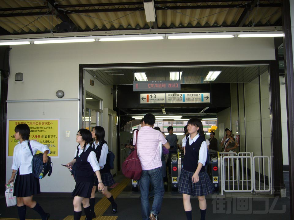 JR浦和駅東口写真画像