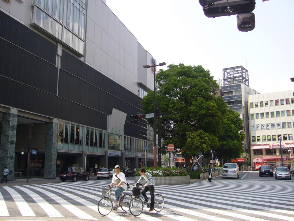 京成千葉中央駅北口写真画像