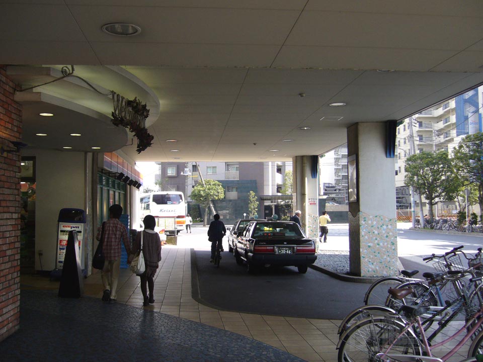 京成千葉中央駅南口写真画像