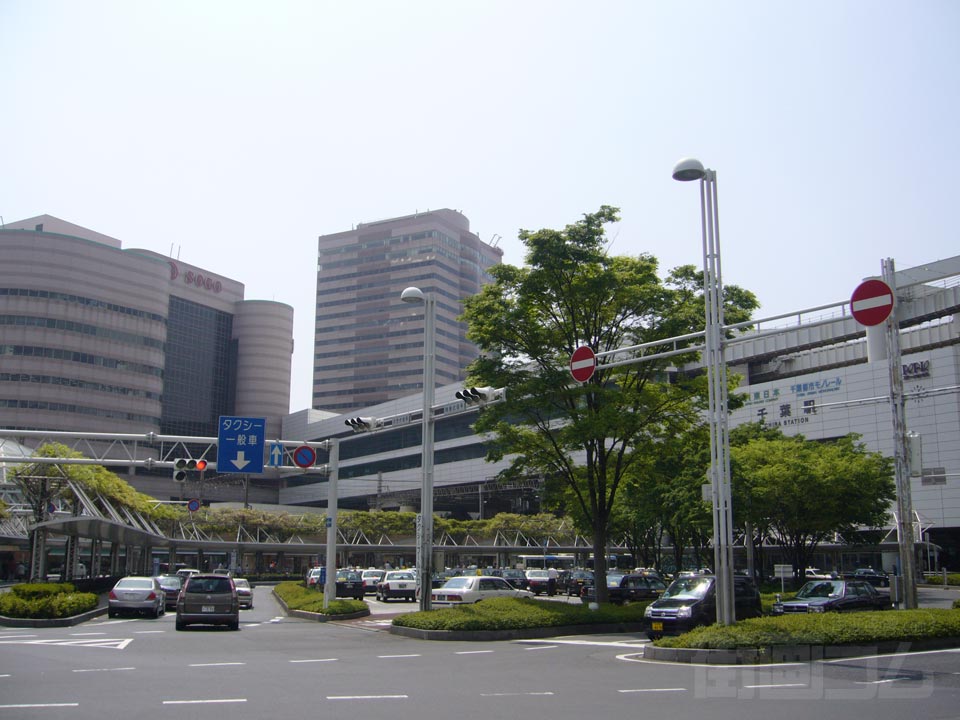 千葉駅前交差点