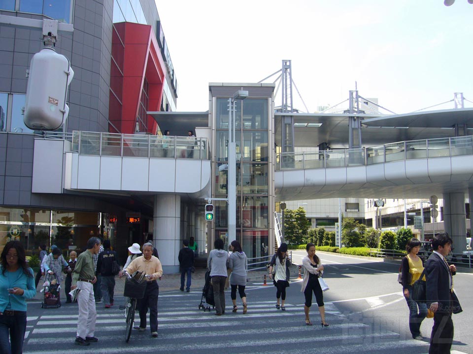 JR・東武船橋駅南口前