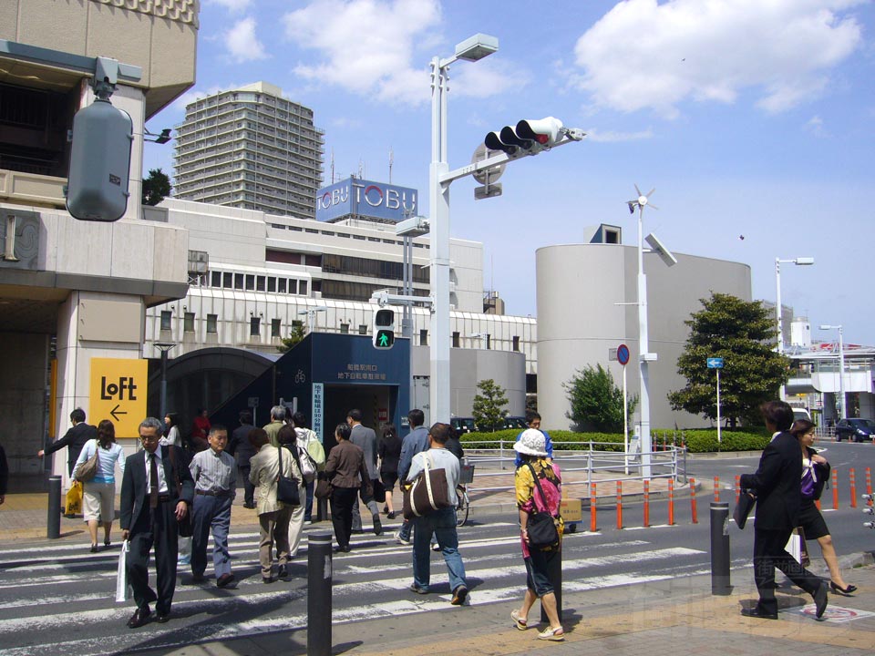 JR・東武船橋駅南口前
