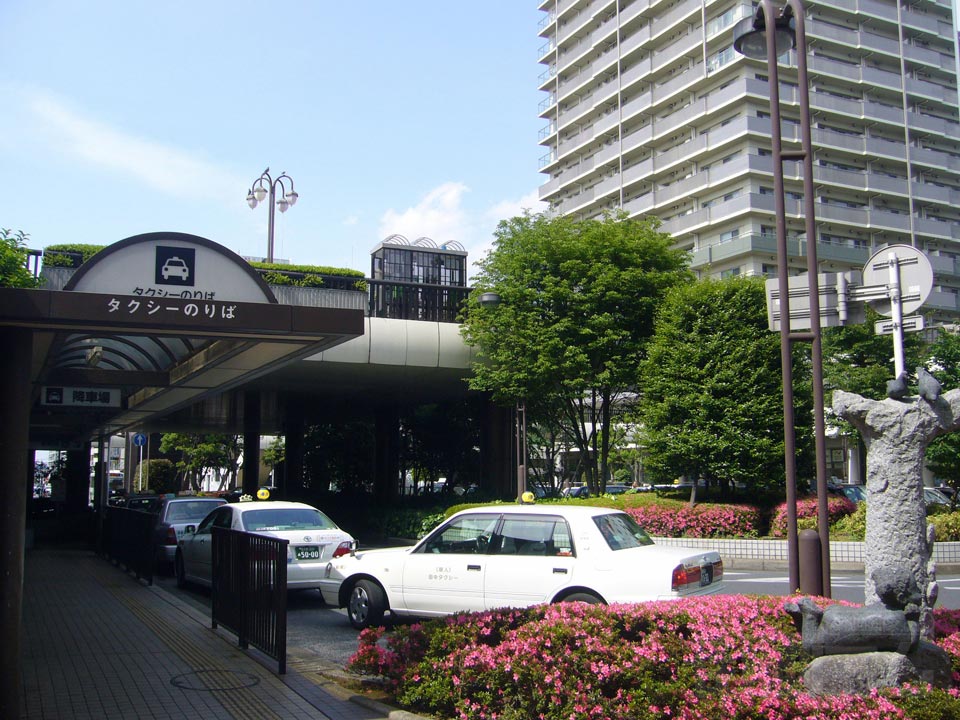 JR・東武船橋駅北口前