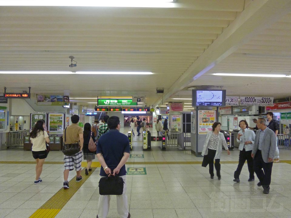 JR市川駅改札口