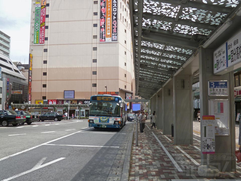 市川駅北口バスターミナル