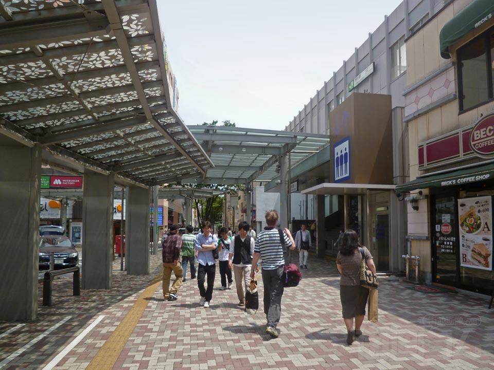 JR市川駅北口前