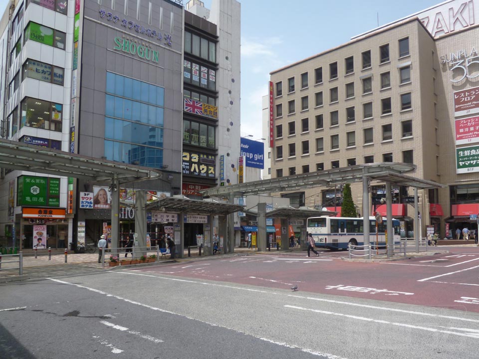 市川駅北口バスターミナル