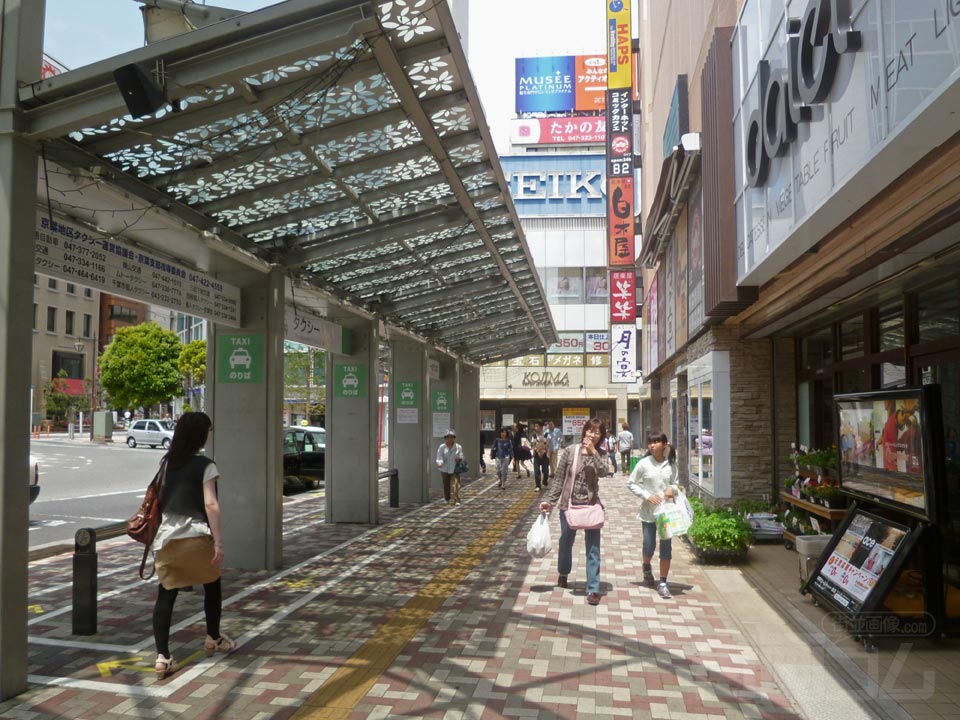 JR市川駅北口前
