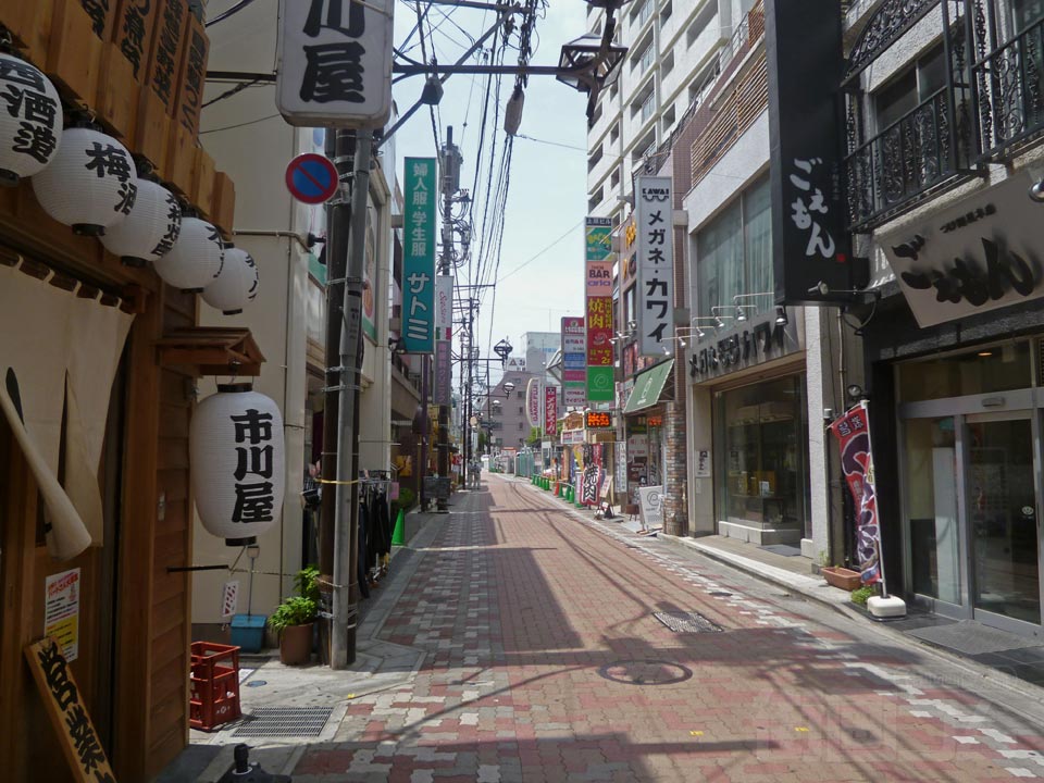 市川駅前西通り商店街