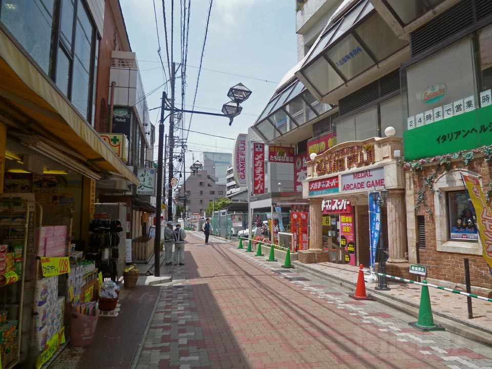 市川駅前西通り商店街