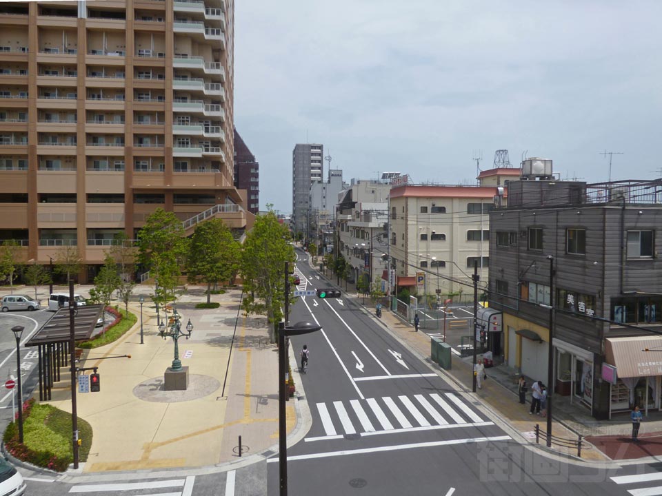JR市川駅南口前