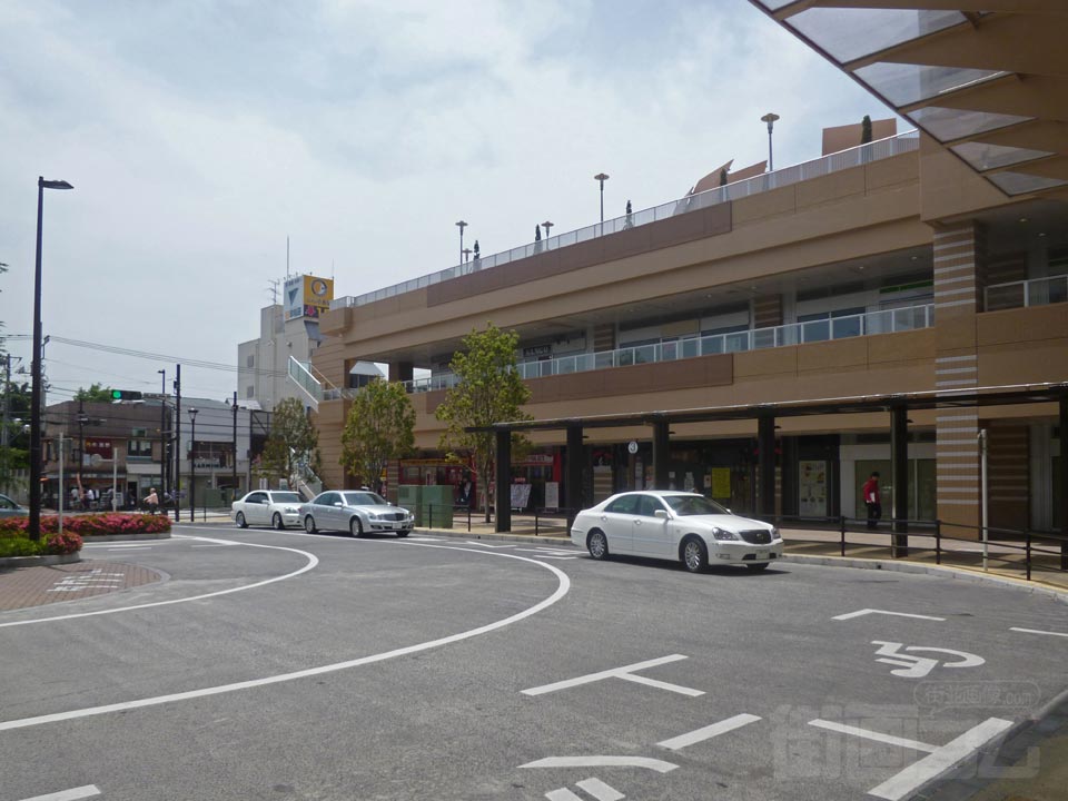 JR市川駅南口前
