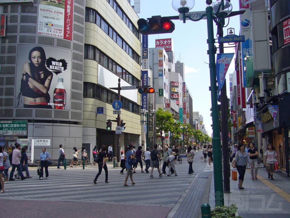 柏駅前スクランブル交差点写真画像