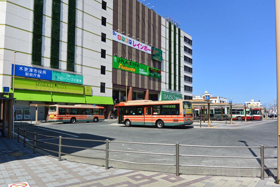 JR木更津駅西口前