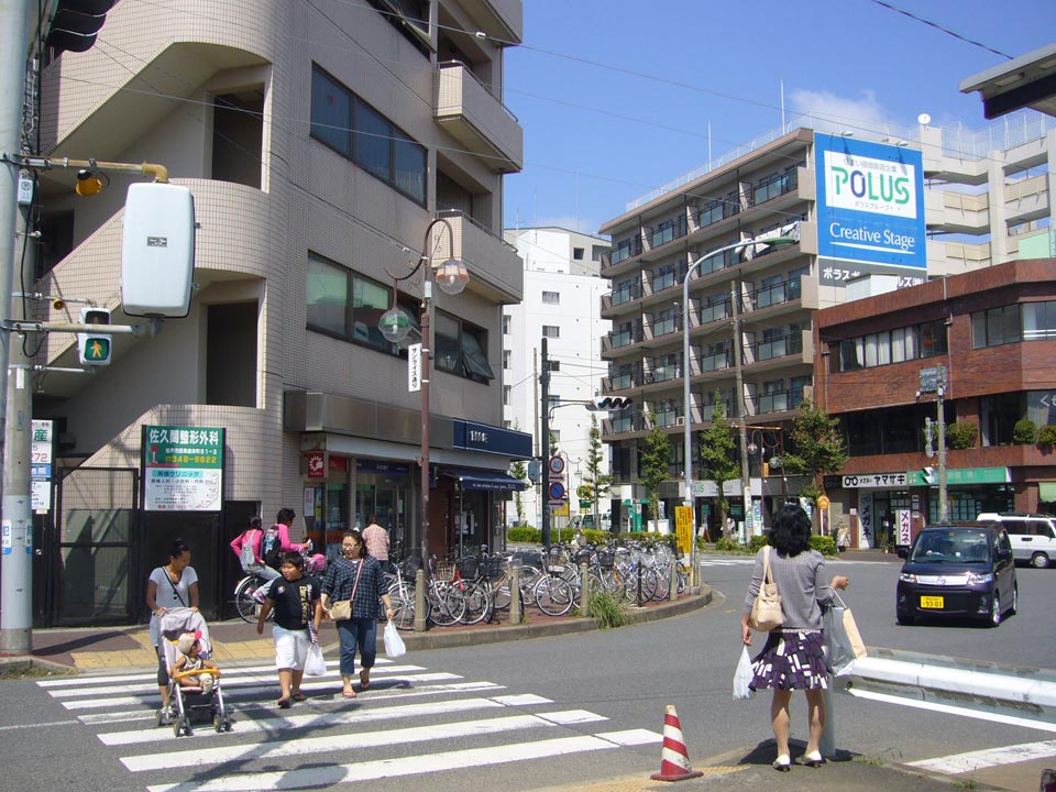 馬橋駅西口交差点写真画像