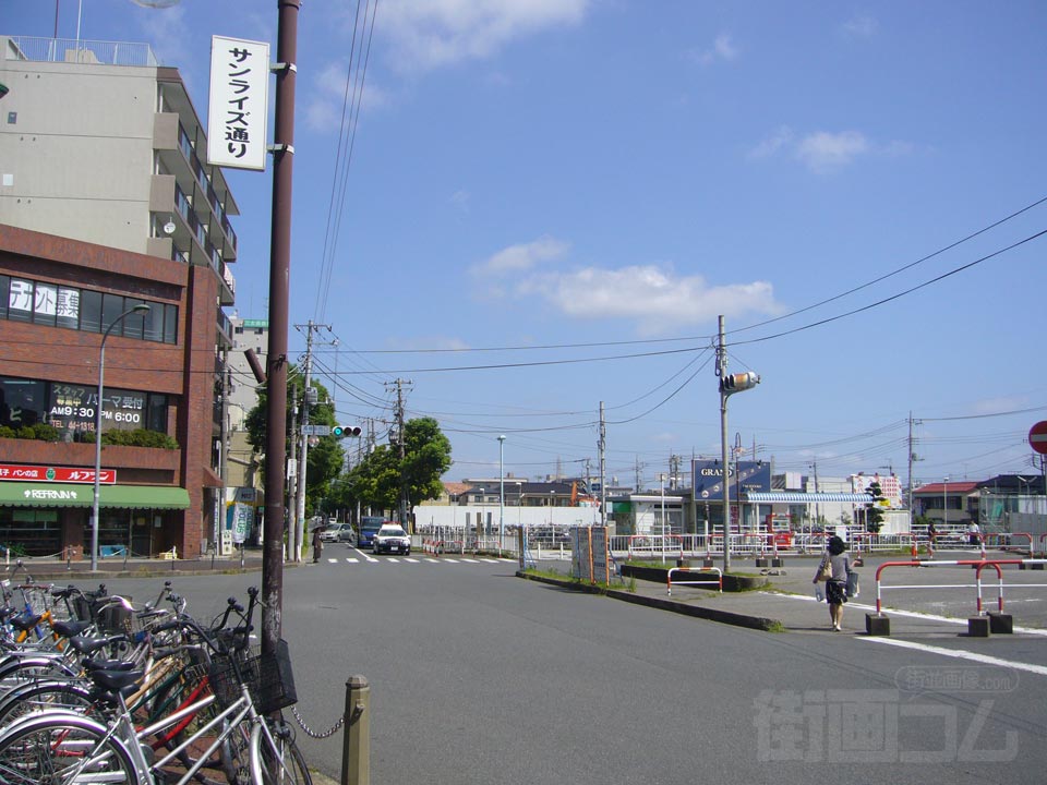 馬橋駅西口交差点写真画像