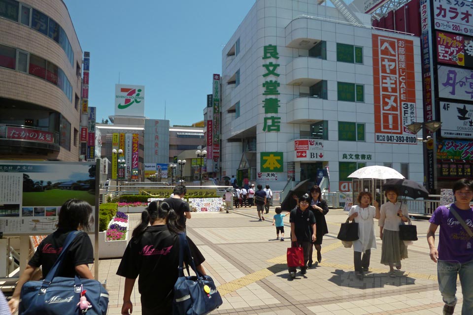 新京成電鉄・JR松戸駅東口前
