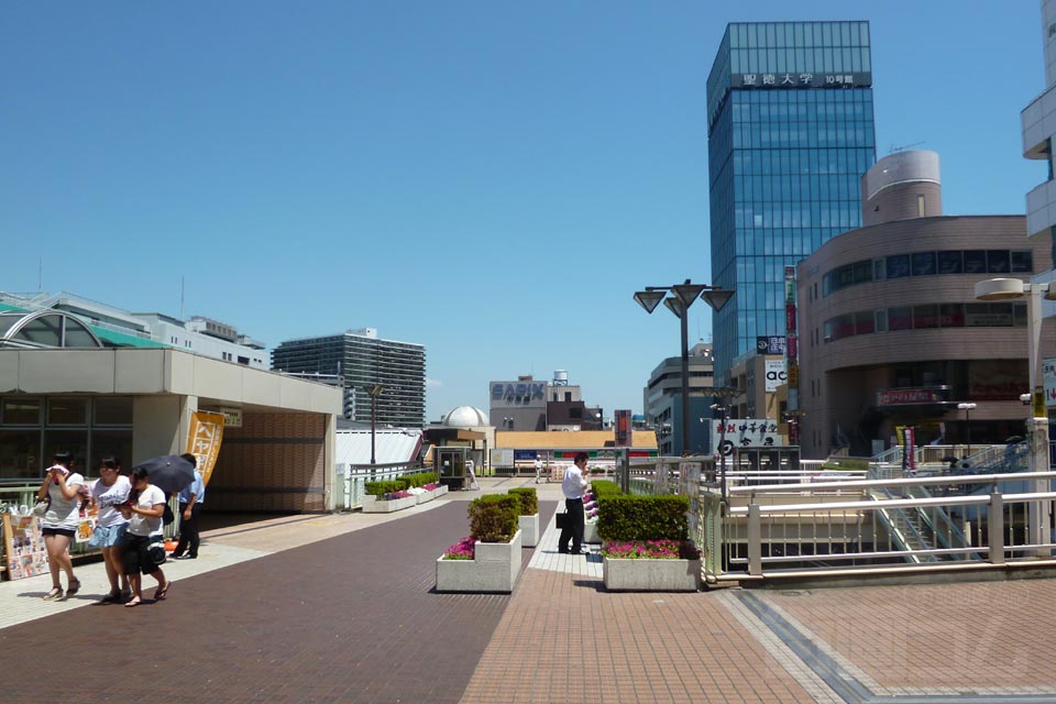 新京成電鉄・JR松戸駅東口前