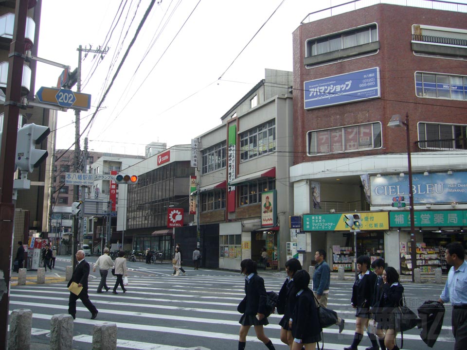 本八幡駅前交差点