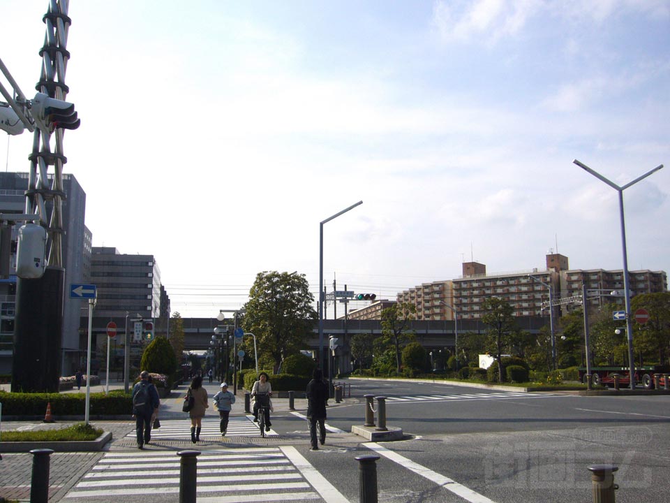 新浦安駅前交差点写真画像