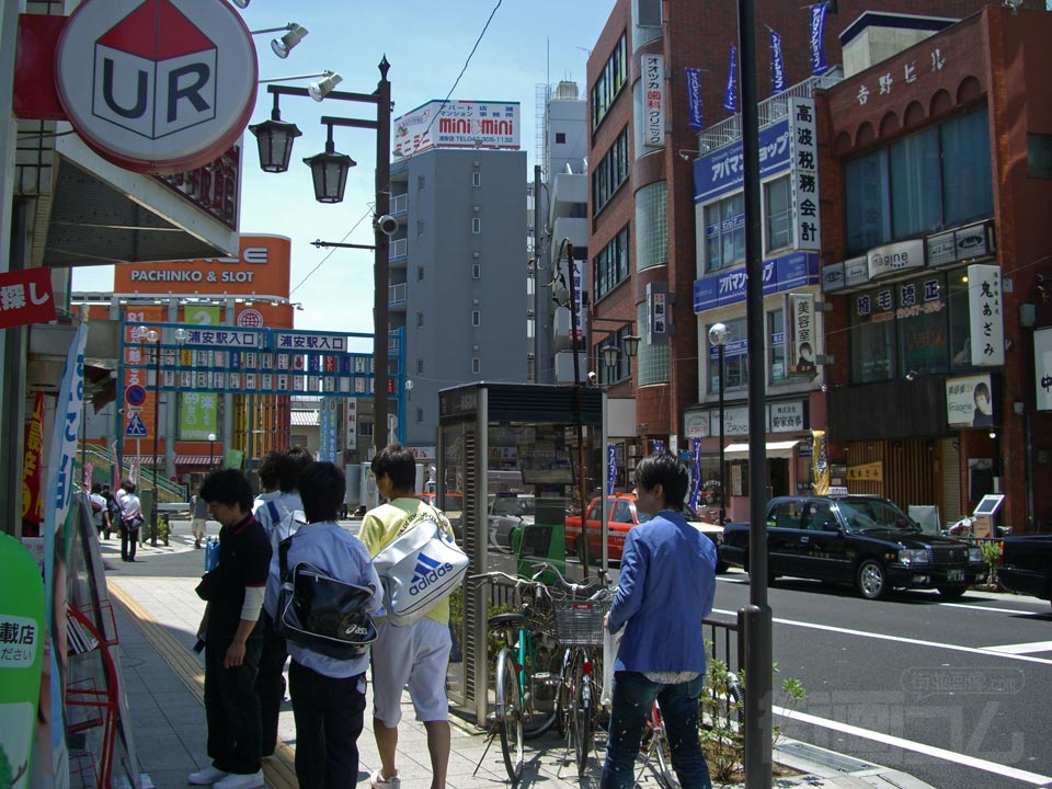 東京メトロ浦安駅南口前