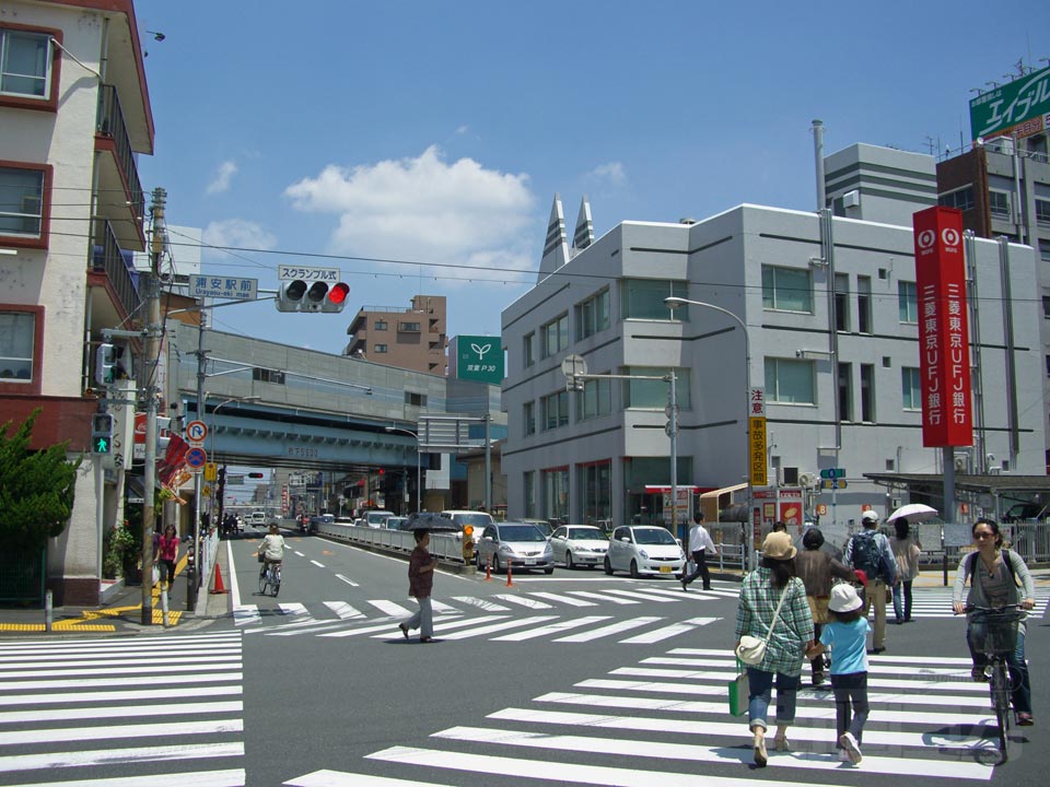 浦安駅前交差点