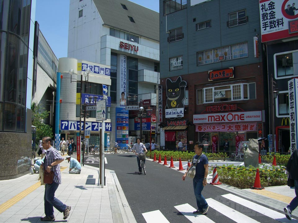 東京メトロ浦安駅南口前