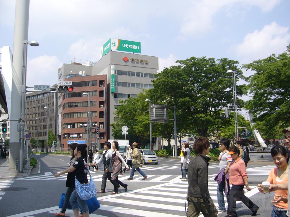 中央公園交差点写真画像