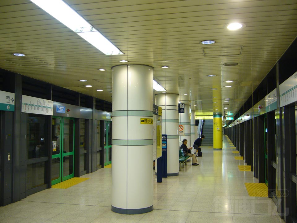 東京メトロ・埼玉高速鉄道赤羽岩淵駅ホーム(東京メトロ南北線)