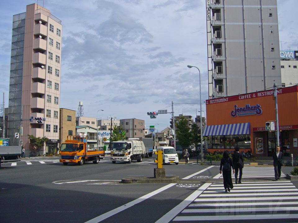 赤羽岩淵駅交差点