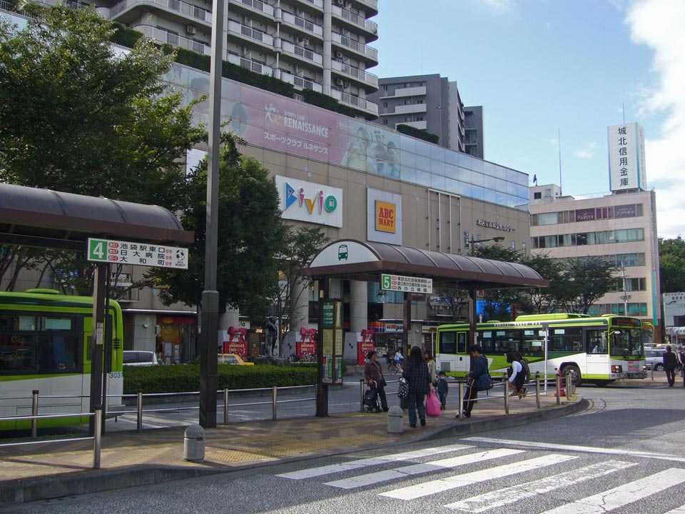 JR赤羽駅西口前