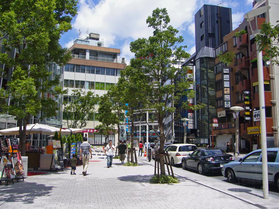赤坂一ツ木通り商店街