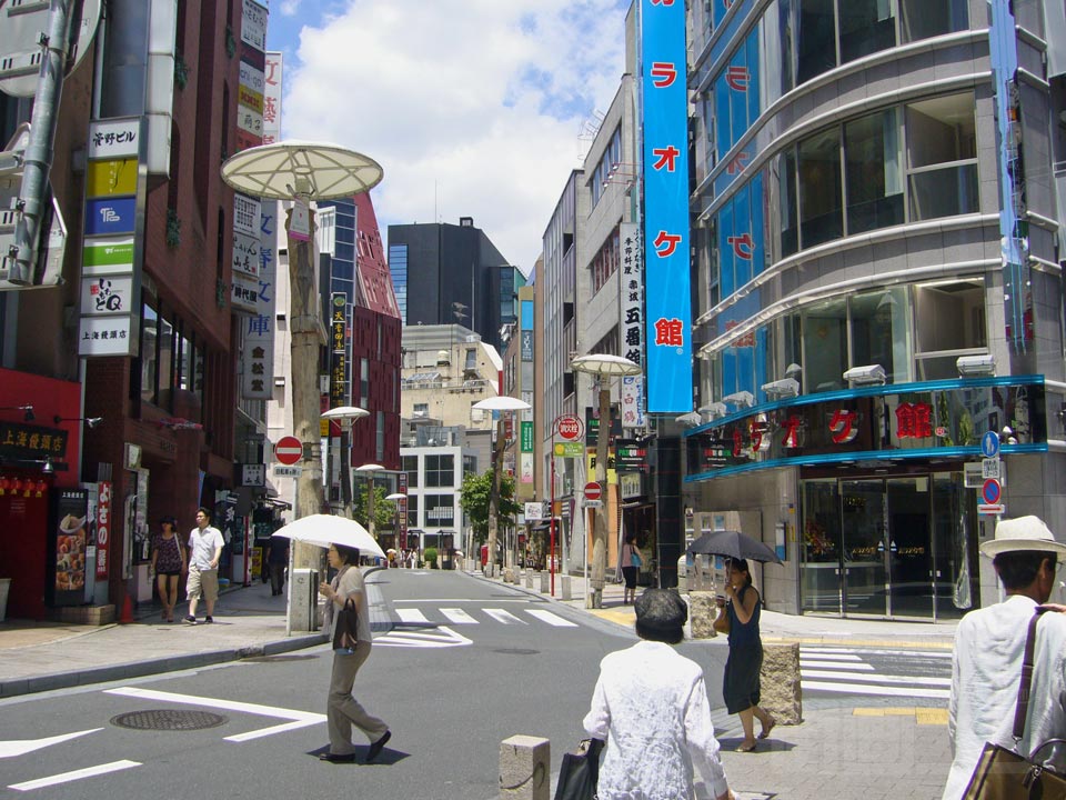 赤坂一ツ木通り商店街