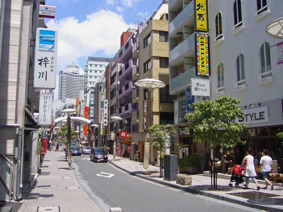赤坂一ツ木通り商店街