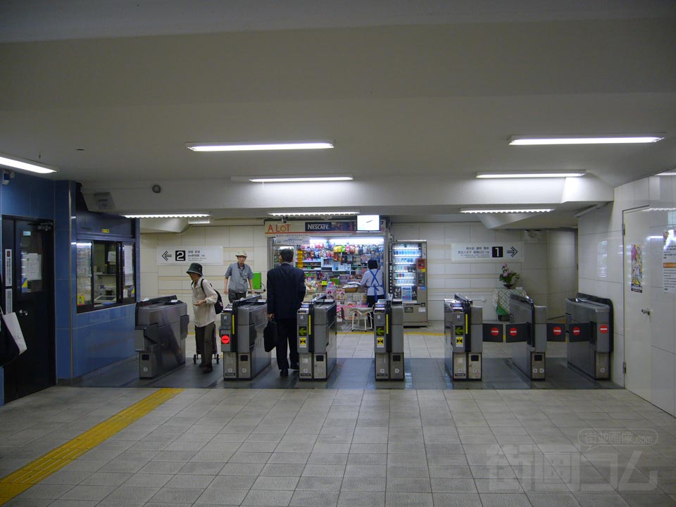 京王代田橋駅改札口写真画像
