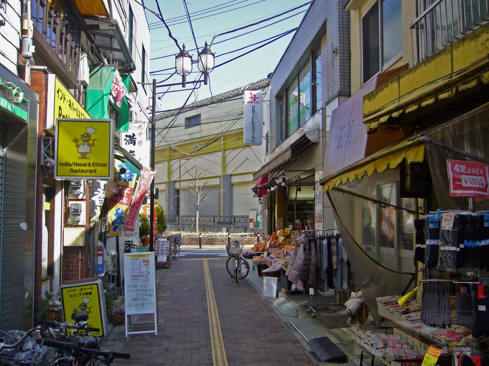 東急山下駅前
