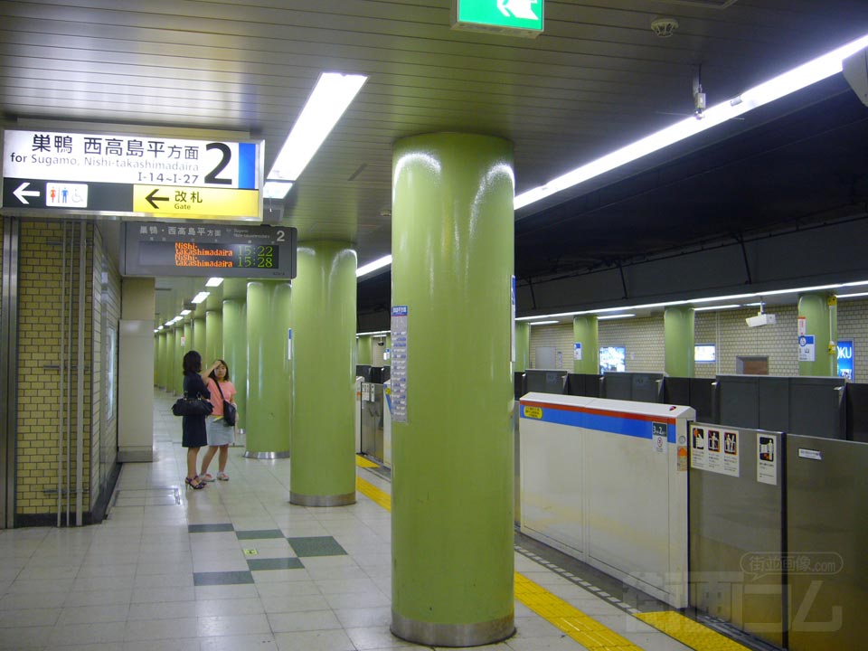 都営地下鉄白山駅ホーム(都営三田線)