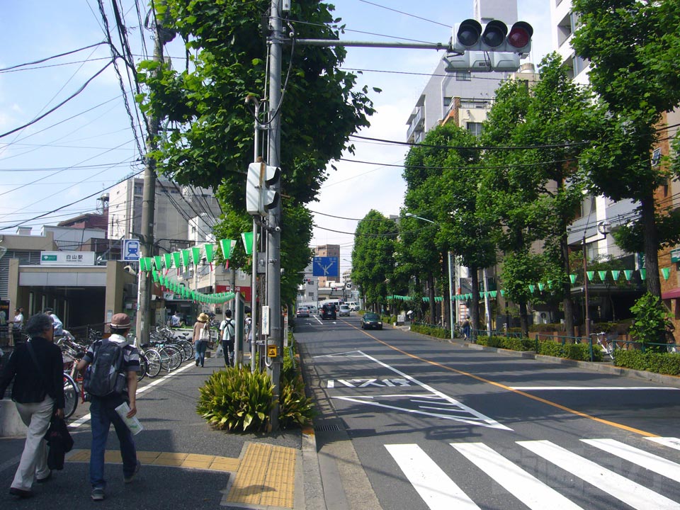 旧白山通り(薬師坂)