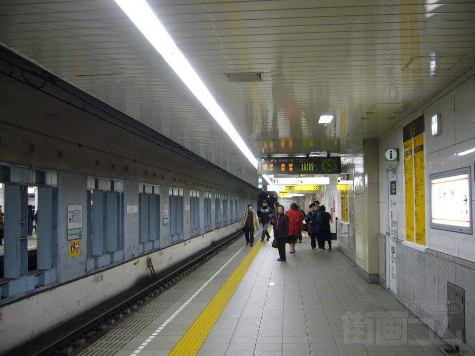 都営地下鉄大門駅ホーム(都営浅草線)