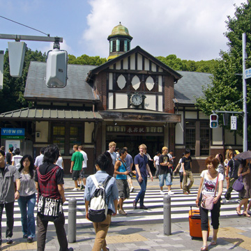 東京都渋谷区原宿・明治神宮前駅前写真画像