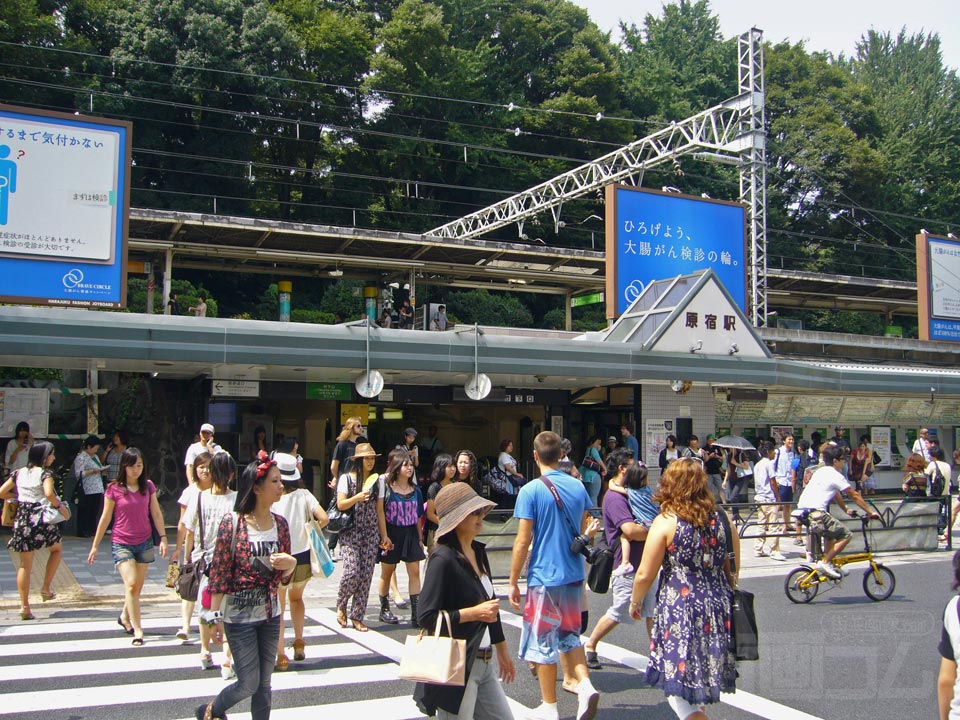 JR原宿駅竹下口前写真画像
