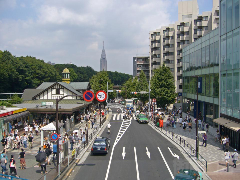 JR原宿駅・東京メトロ明治神宮前駅前写真画像