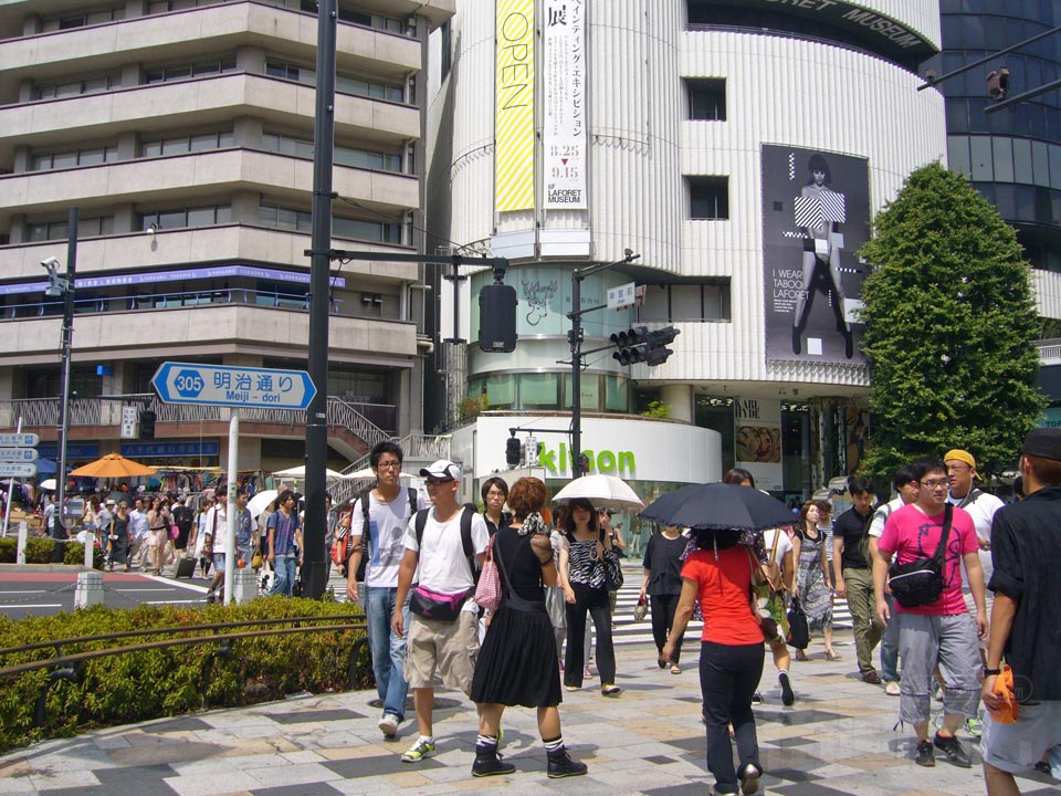 神宮前交差点写真画像
